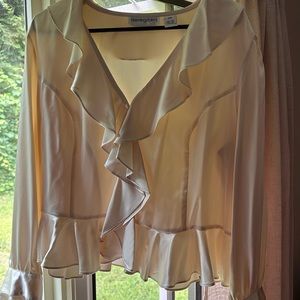 Women’s size 16W Bloomingdale’s, ivory colored, silk blouse.